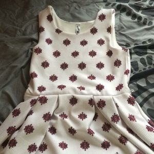 a beautiful old navy dress worn once of twice.